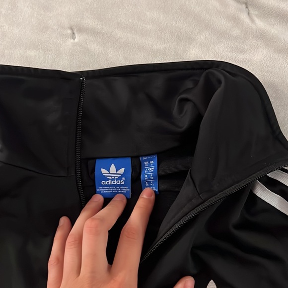 Adidas sweater - Picture 3 of 4